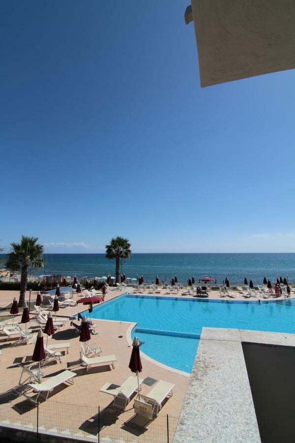 Club Esse Costa Dello Jonio Mandatoriccio Marina Exterior foto