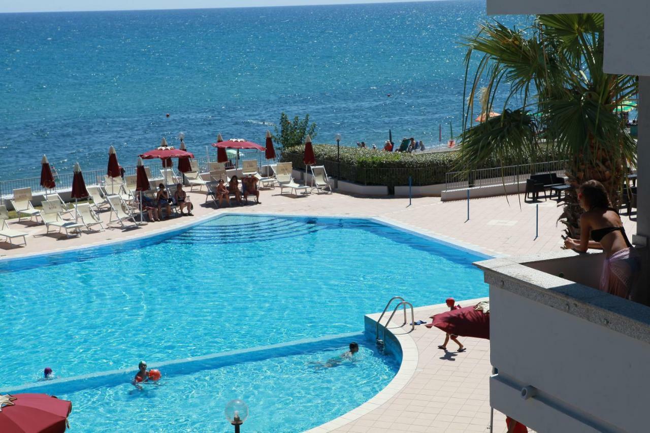 Club Esse Costa Dello Jonio Mandatoriccio Marina Exterior foto